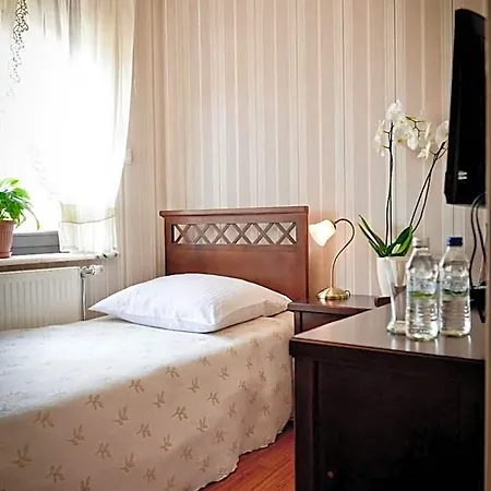 Otel Koloseum 3*