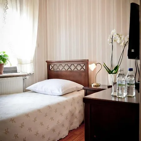 Otel Koloseum 3*